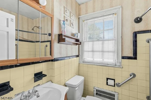 $360,000 | 574 Sherman Avenue, Roselle, NJ 07203
