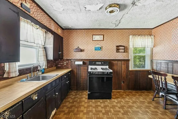 $360,000 | 574 Sherman Avenue, Roselle, NJ 07203
