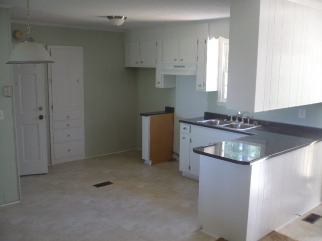 1111 Switzer Green Pond Road Woodruff, SC 29388 - Photo 5 of 9