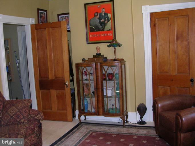5007 Roland Avenue Baltimore, MD 21210 - Photo 7 of 24 Interior (General)