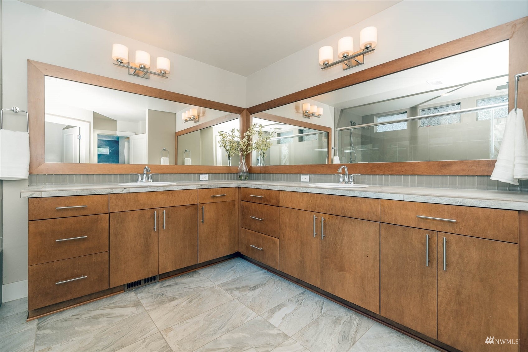 5203 Northeast 12th Street Renton, WA 98059 - Photo 16 of 31