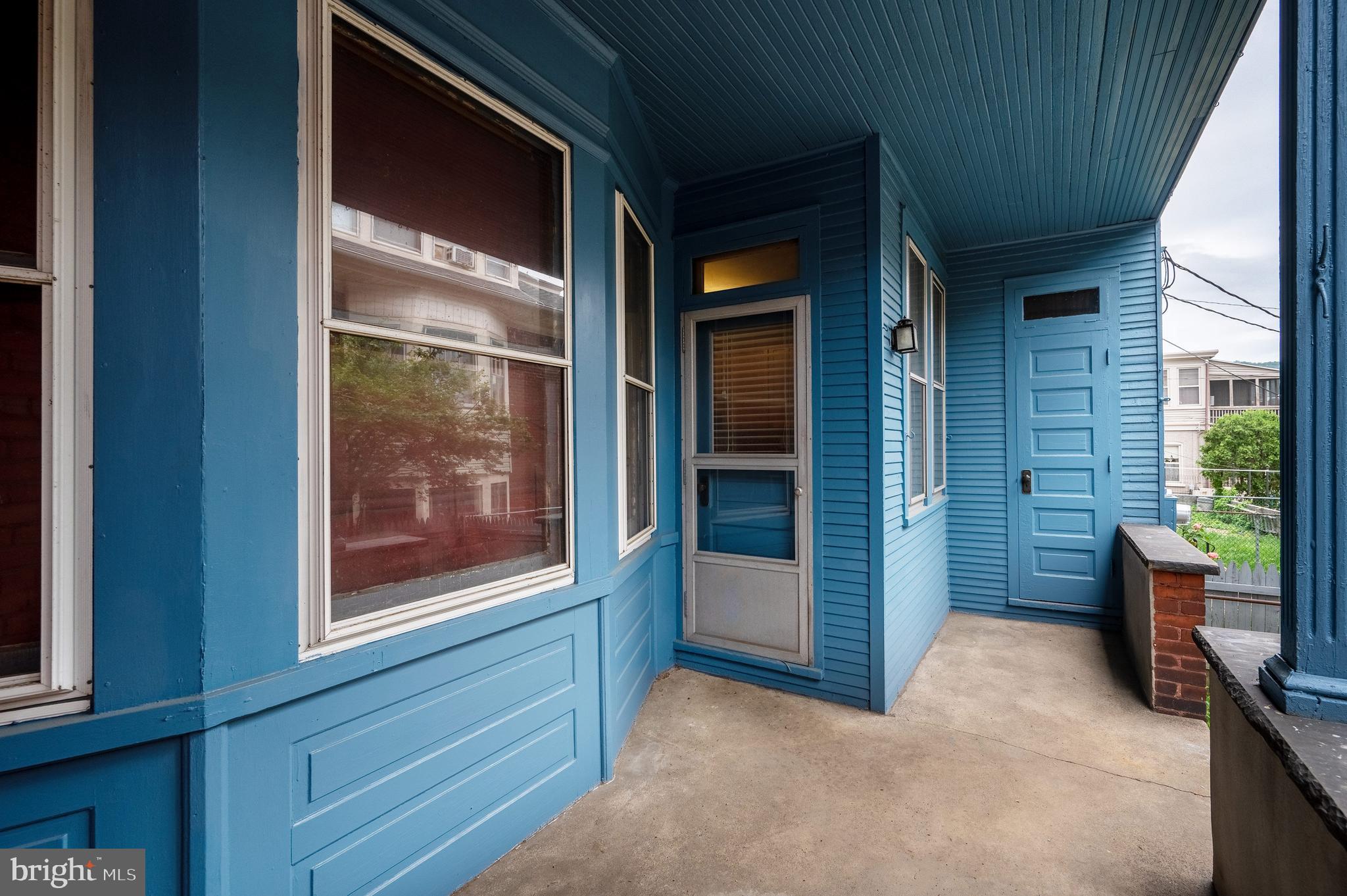 402 Spring Street Reading, PA 19601 - Photo 19 of 37 Rear porch