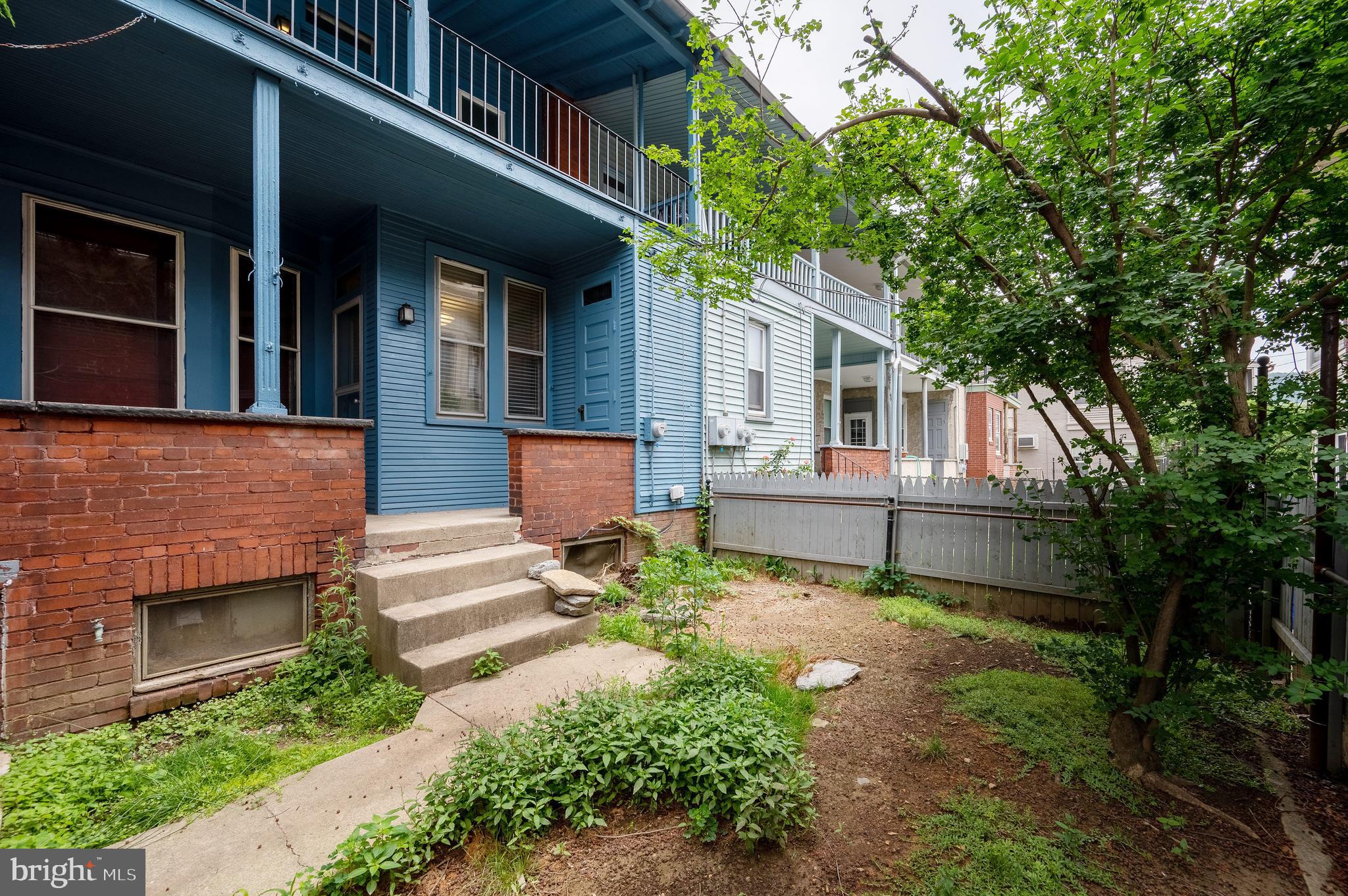 402 Spring Street Reading, PA 19601 - Photo 21 of 37 Rear yard