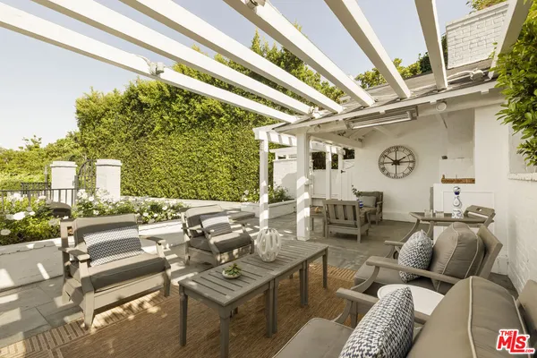 $6,995,000 | 10428 Wyton Drive, Los Angeles, CA 90024