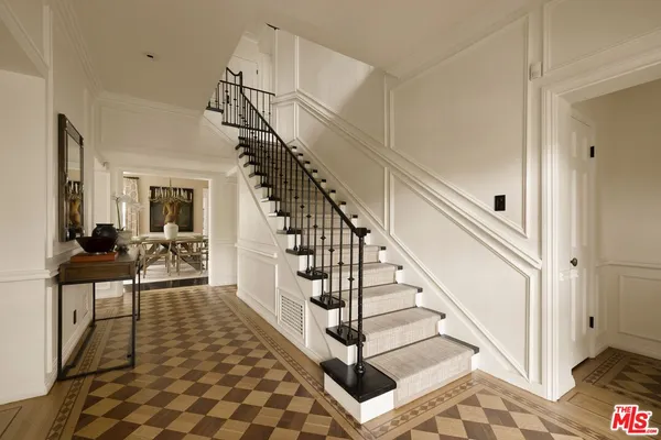 $6,995,000 | 10428 Wyton Drive, Los Angeles, CA 90024