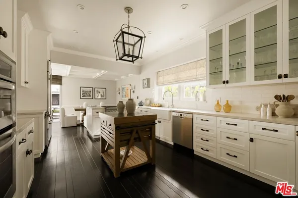 $6,995,000 | 10428 Wyton Drive, Los Angeles, CA 90024