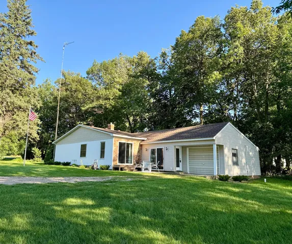 $469,900 | 10007 Alcott Drive, Sauk Centre, MN 56378