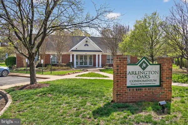 $289,500 | 106 North George Mason Drive, Unit 4, Arlington, VA 22203
