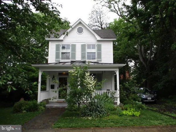$4,500 | 5 West Alexandria Avenue, Alexandria, VA 22301