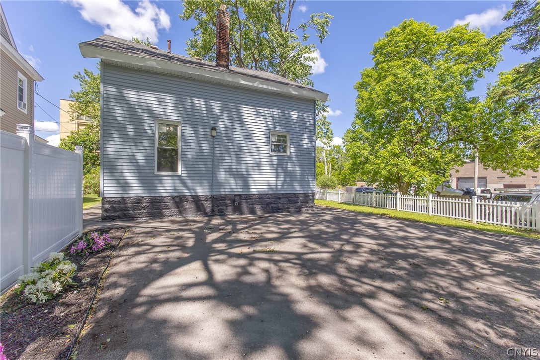 203 Maple Street Syracuse, NY 13210 - Photo 43 of 46