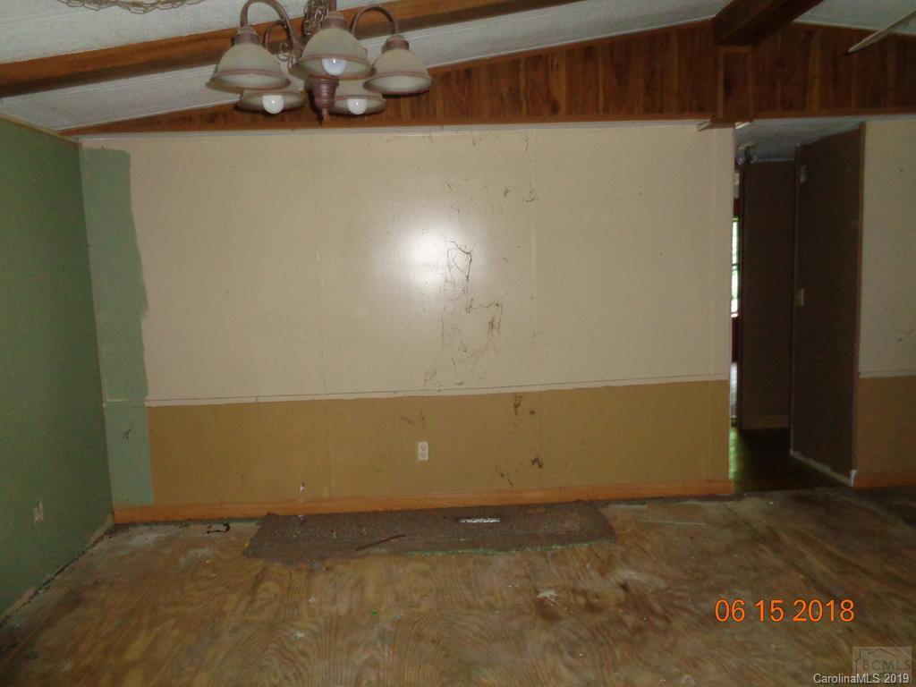 350 3rd Street Southeast Conover, NC 28613 - Photo 6 of 16 Gallery Image 6