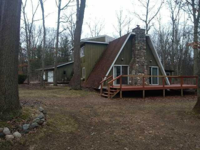9102 Wilke Road Fremont, MI 49412 - Photo 1 of 21 download (20)