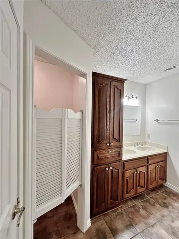 $2,195 | 906 Moore Street, Cedar Hill, TX 75104