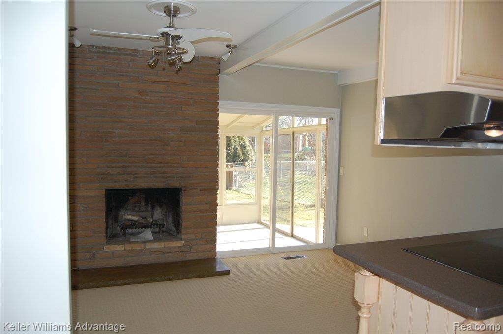 16822 Riverside Drive Livonia, MI 48154 - Photo 11 of 16 Familyroom.JPG