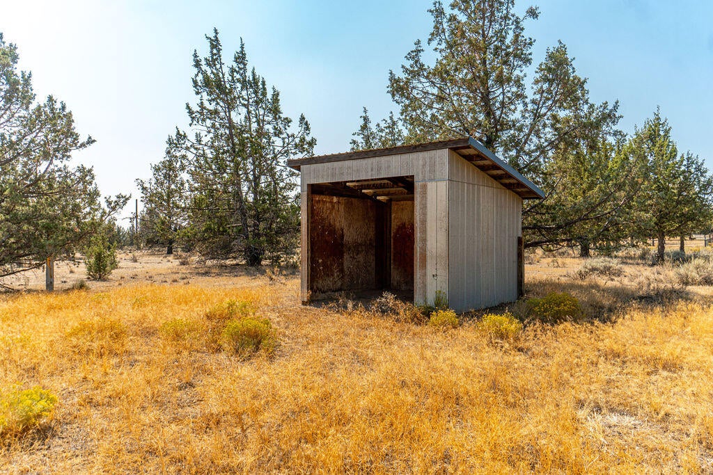 14535 Southwest Chickadee Road Terrebonne, OR 97760 - Photo 24 of 33 RileyVisuals-6