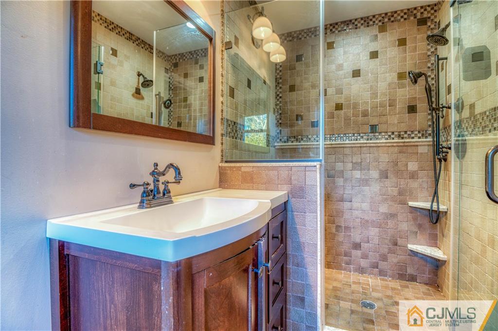 14 Queens Road East Brunswick, NJ 08816 - Photo 19 of 27 Gallery Image 19
