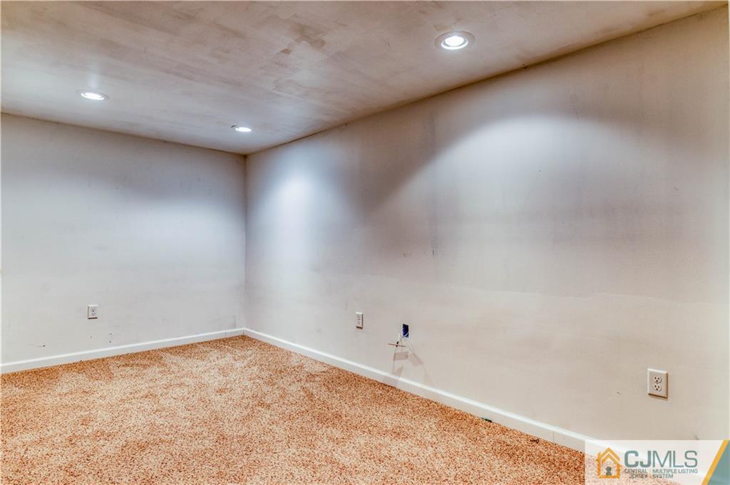 14 Queens Road East Brunswick, NJ 08816 - Photo 25 of 27 Gallery Image 25