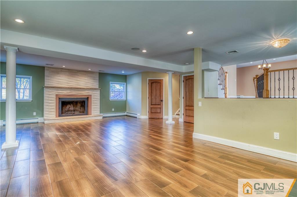 14 Queens Road East Brunswick, NJ 08816 - Photo 4 of 27 Gallery Image 4