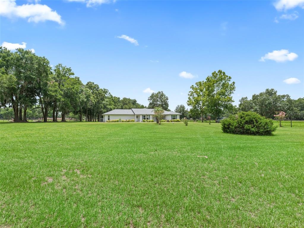 1500 Northwest 155th Street Citra, FL 32113 - Photo 33 of 43 a view of a garden