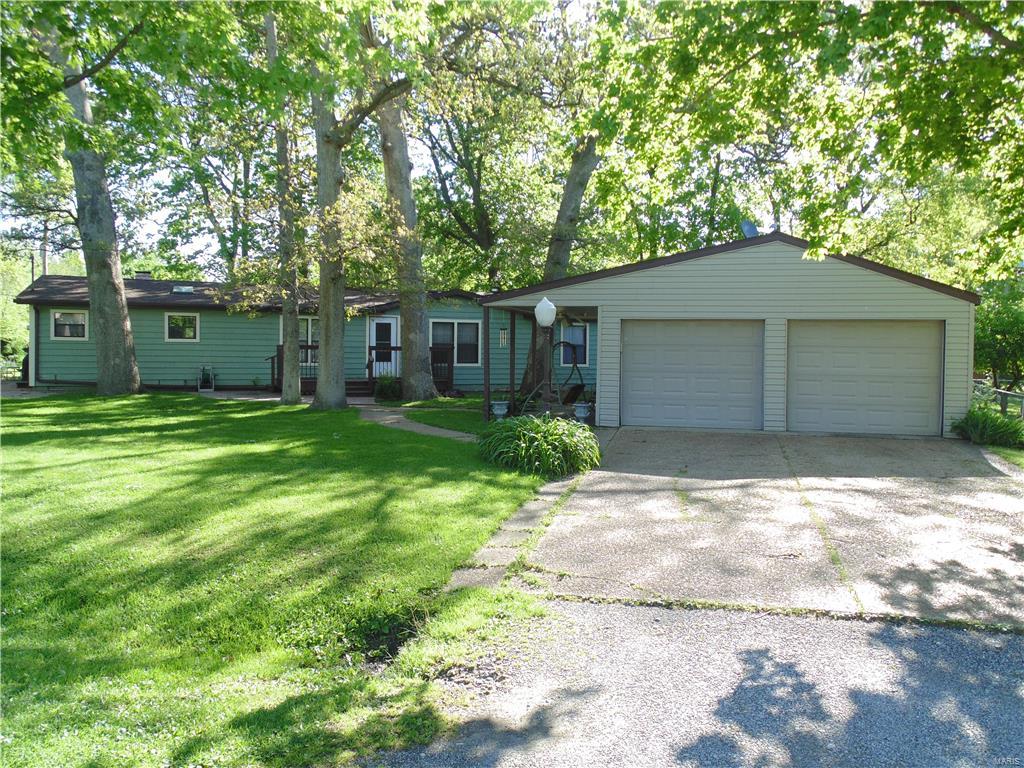 1944 Klaus-Geiger Road Highland, IL 62249 - Photo 2 of 41