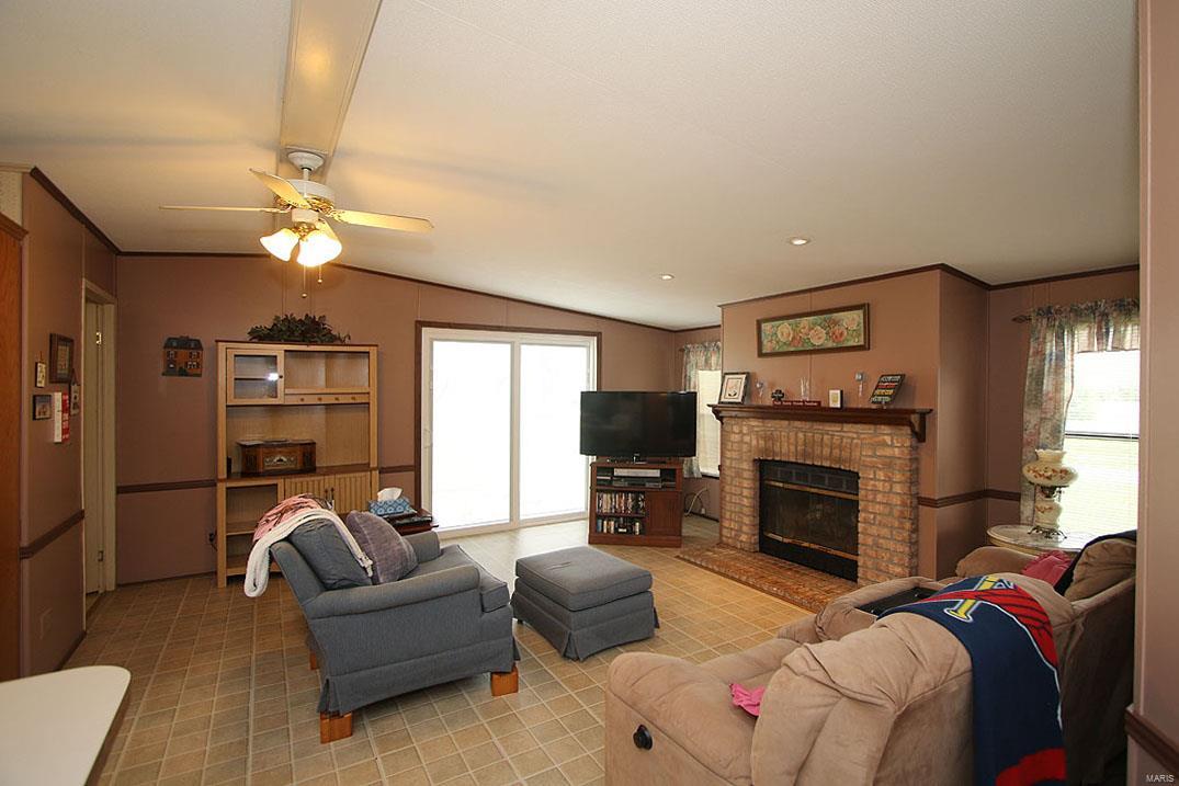 1944 Klaus-Geiger Road Highland, IL 62249 - Photo 20 of 41