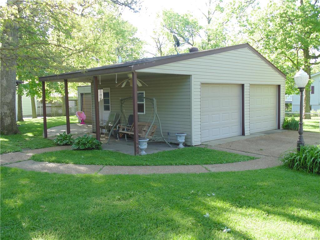 1944 Klaus-Geiger Road Highland, IL 62249 - Photo 3 of 41