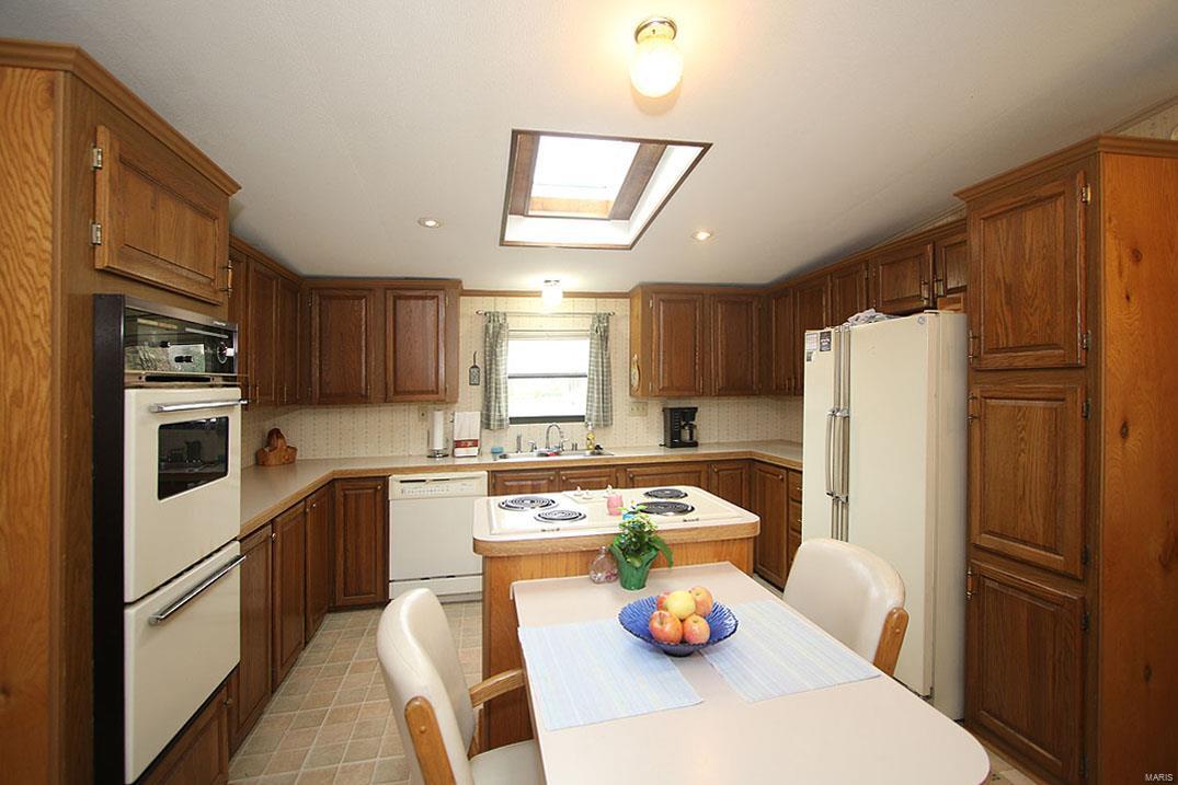 1944 Klaus-Geiger Road Highland, IL 62249 - Photo 5 of 41
