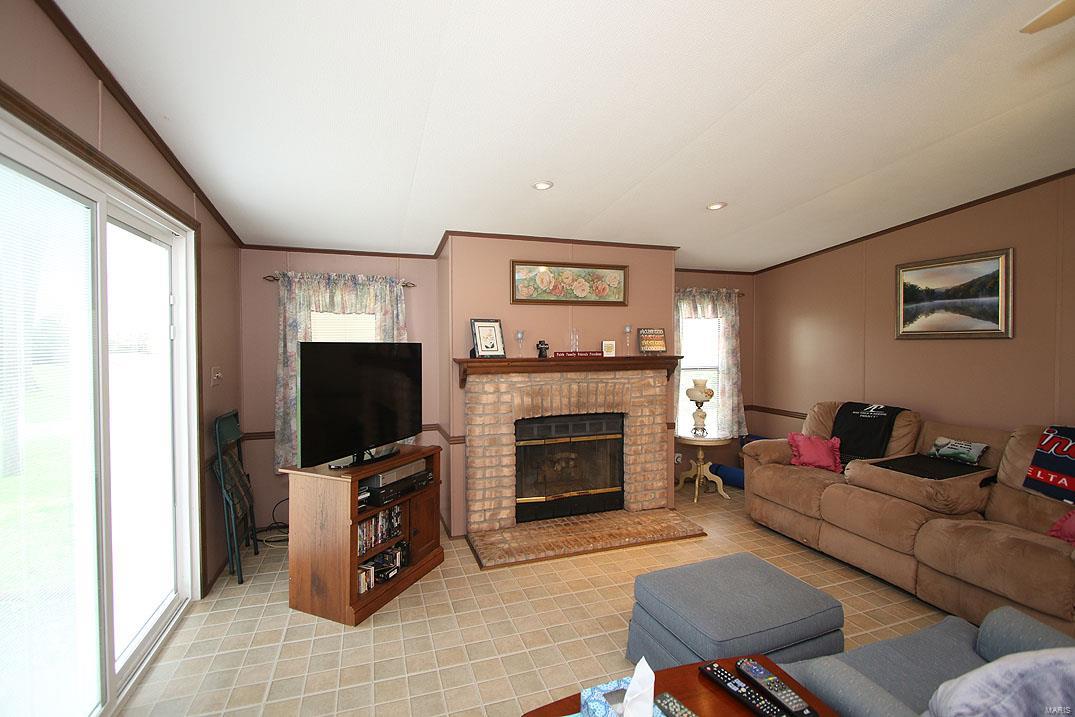 1944 Klaus-Geiger Road Highland, IL 62249 - Photo 6 of 41