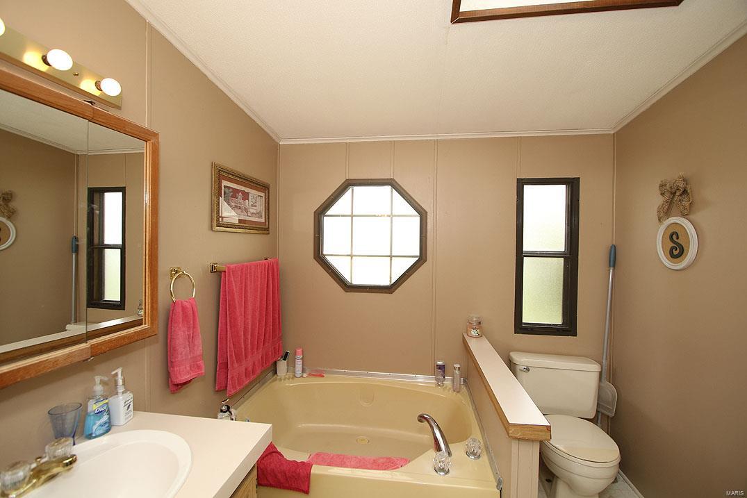 1944 Klaus-Geiger Road Highland, IL 62249 - Photo 9 of 41