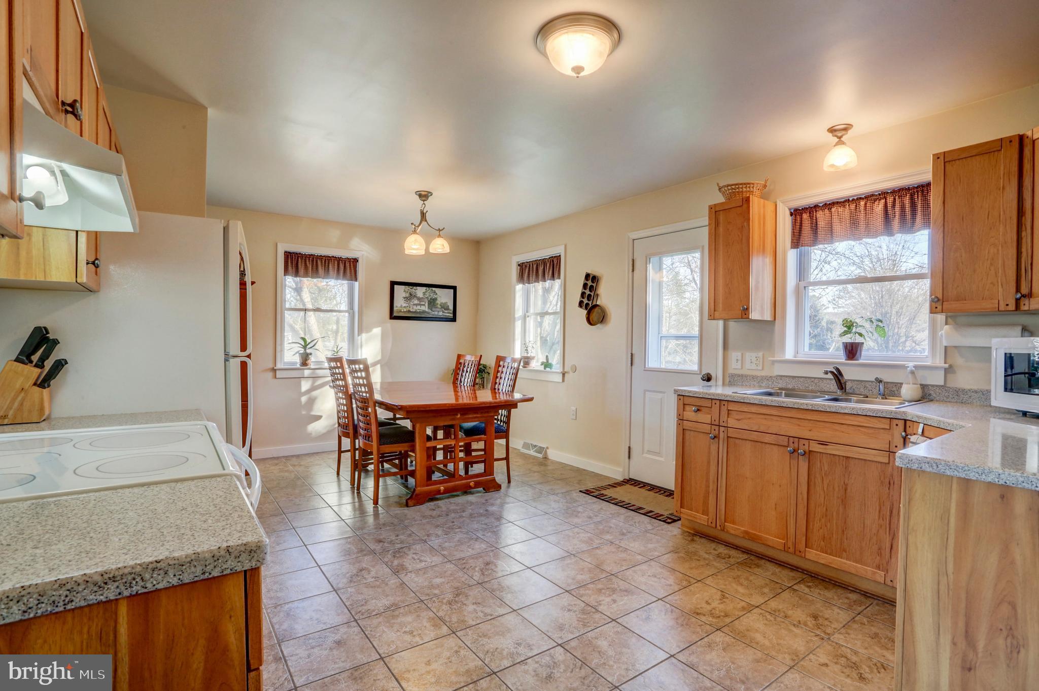 3224 Blue Rock Road Lancaster, PA 17603 - Photo 4 of 42