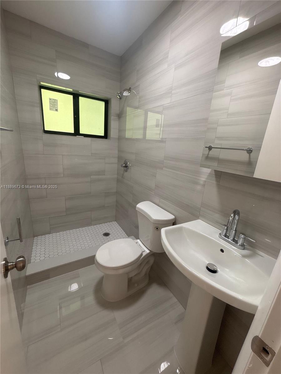 671 Southwest 7th Street, Unit 6 Miami, FL 33130 - Photo 5 of 7