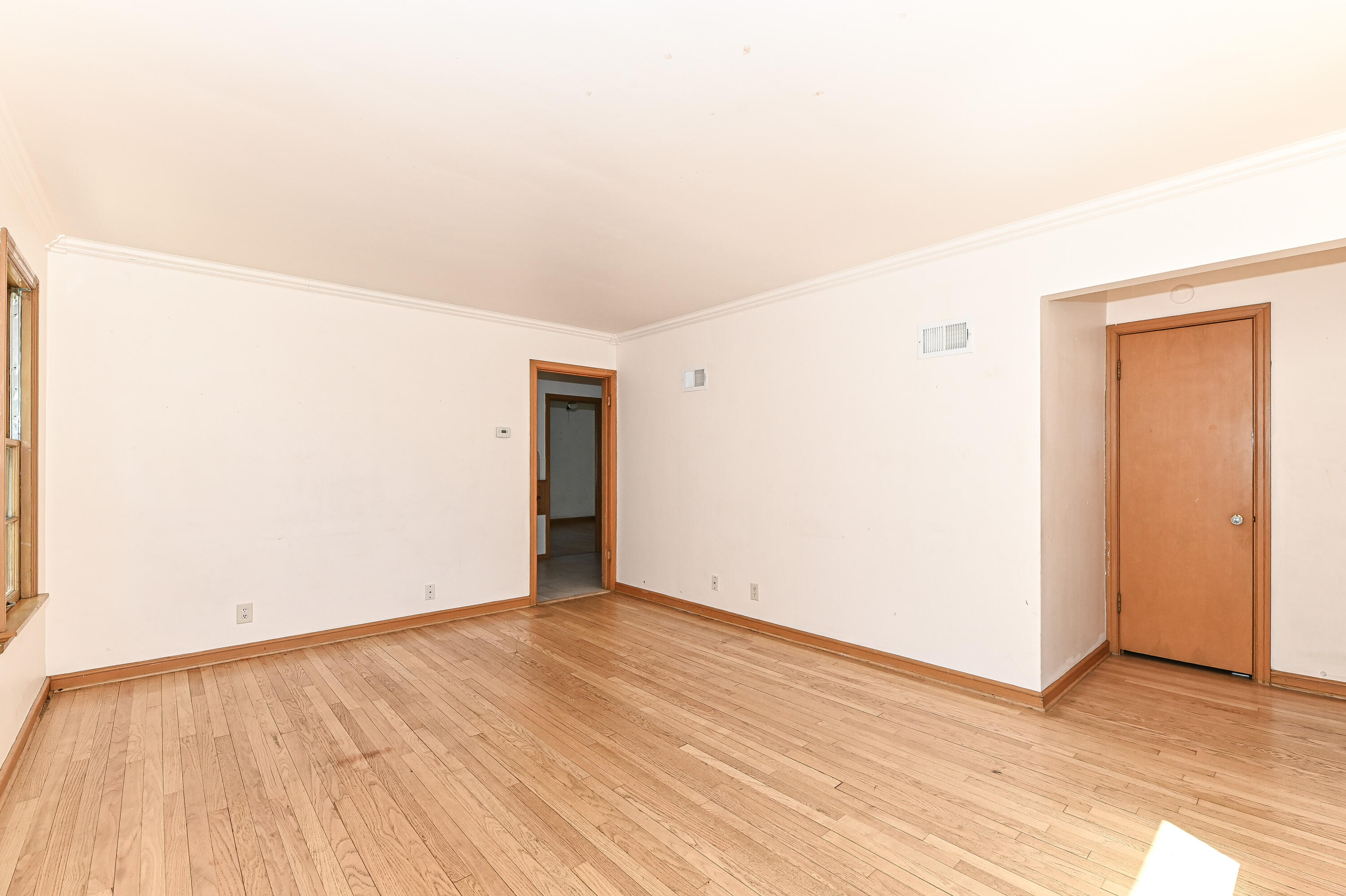 3015 North 87th Street Milwaukee, WI 53222 - Photo 8 of 32 8