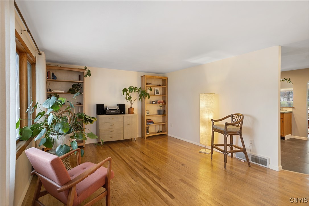 6272 Lakeshore Road Cicero, NY 13039 - Photo 4 of 34