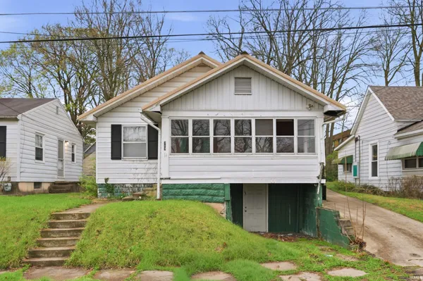 $135,000 | 717 West Queen Street, Muncie, IN 47303