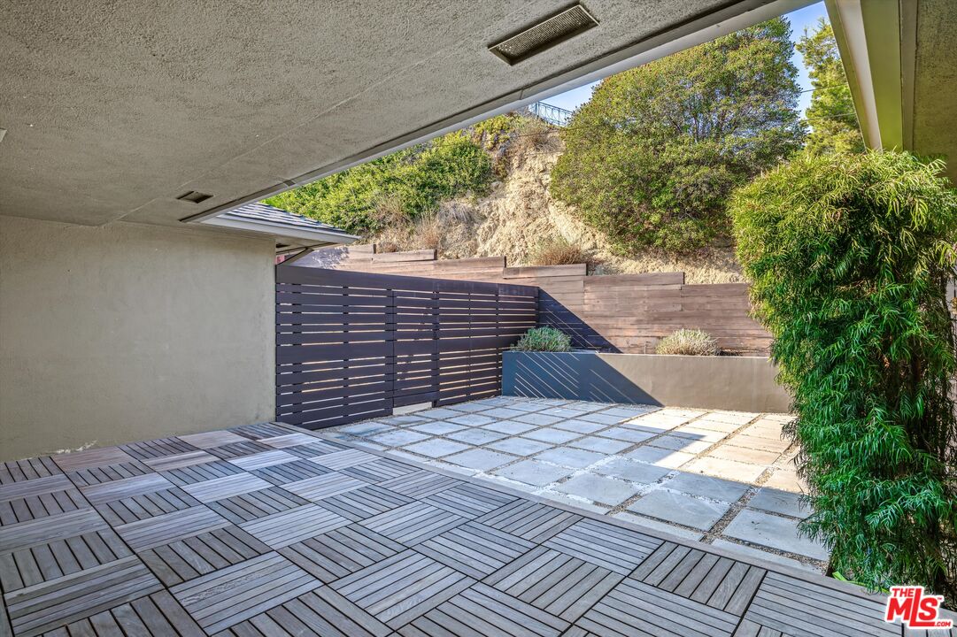 211 Cumberland Road Glendale, CA 91202 - Photo 29 of 48 a view of wooden floor