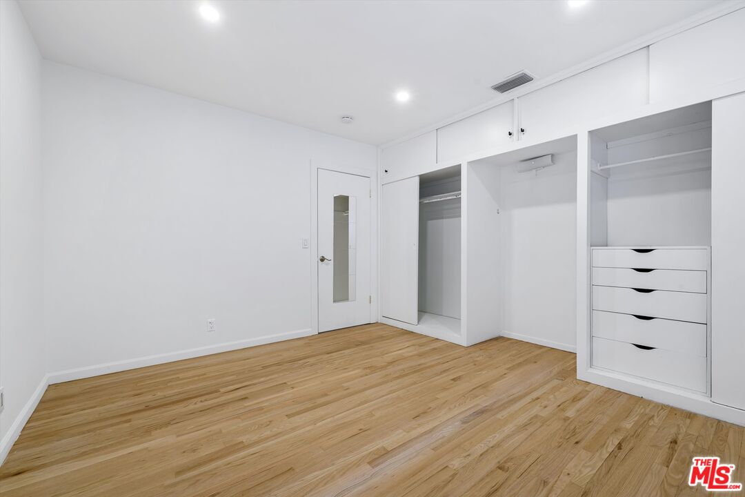 211 Cumberland Road Glendale, CA 91202 - Photo 36 of 48 a view of empty room