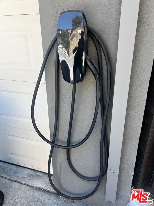 211 Cumberland Road Glendale, CA 91202 - Photo 44 of 48 a close view of light fixtures and a mirror