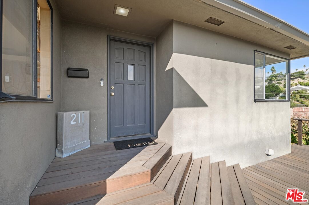 211 Cumberland Road Glendale, CA 91202 - Photo 8 of 48 a view of wooden floor