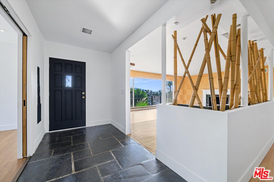 211 Cumberland Road Glendale, CA 91202 - Photo 9 of 48 a view of entryway