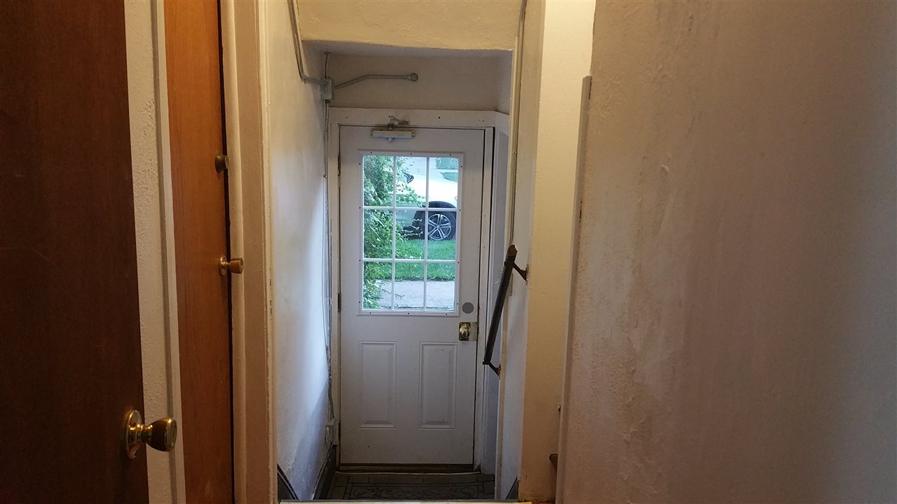 932 Emerald Street, Unit 1B Madison, WI 53715 - Photo 11 of 19
