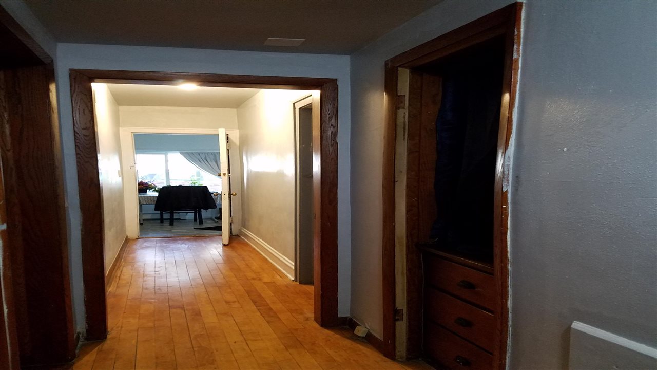 932 Emerald Street, Unit 1B Madison, WI 53715 - Photo 2 of 19