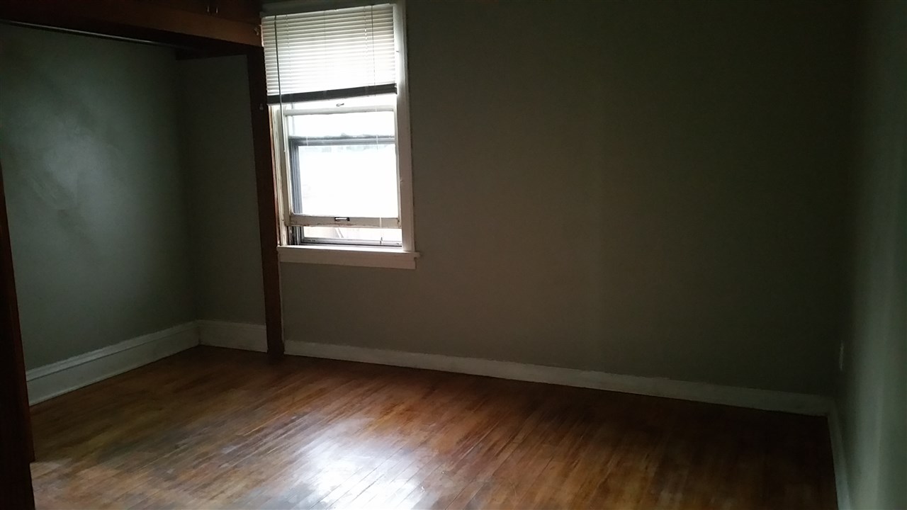 932 Emerald Street, Unit 1B Madison, WI 53715 - Photo 8 of 19