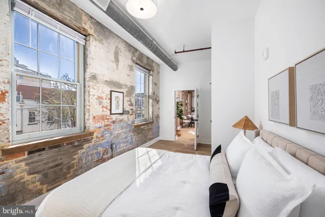 $4,800 | 901 King Street, Unit 202, Alexandria, VA 22314