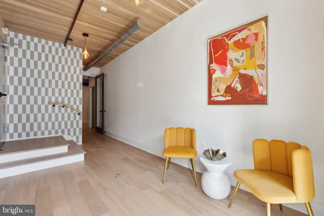 $4,800 | 901 King Street, Unit 202, Alexandria, VA 22314