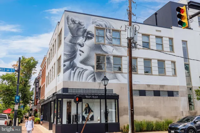 $4,800 | 901 King Street, Unit 202, Alexandria, VA 22314