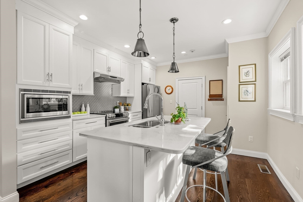 7 Court St Place, Unit 7 Arlington, MA 02476 - Photo 13 of 38