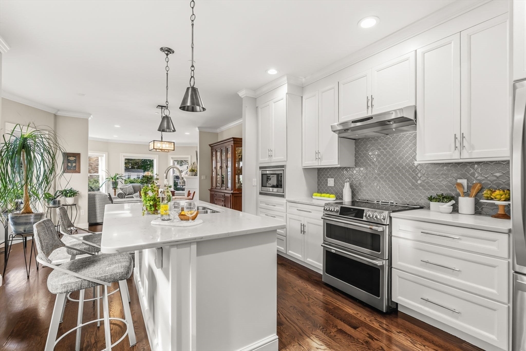 7 Court St Place, Unit 7 Arlington, MA 02476 - Photo 15 of 38