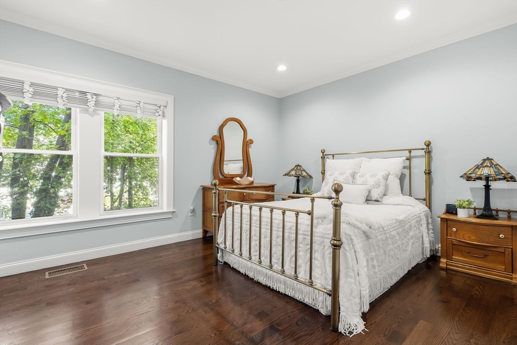 7 Court St Place, Unit 7 Arlington, MA 02476 - Photo 19 of 38