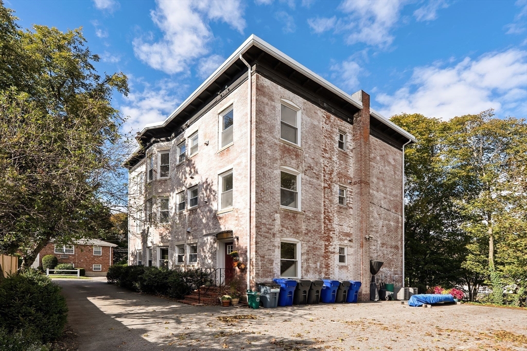 7 Court St Place, Unit 7 Arlington, MA 02476 - Photo 32 of 38