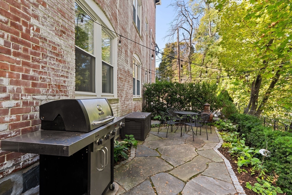 7 Court St Place, Unit 7 Arlington, MA 02476 - Photo 34 of 38